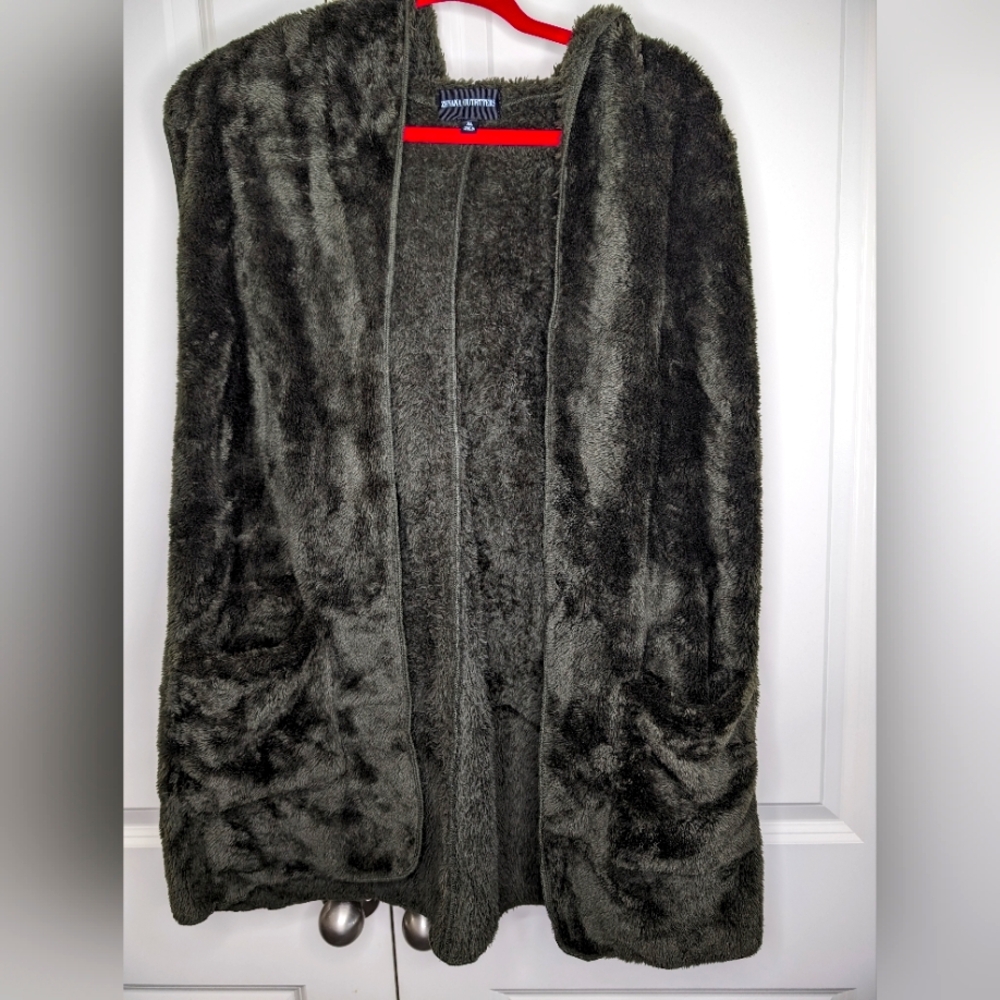 Vest- Zenana Outfitters XL Black Fuzzy Fleece Vest - EUC